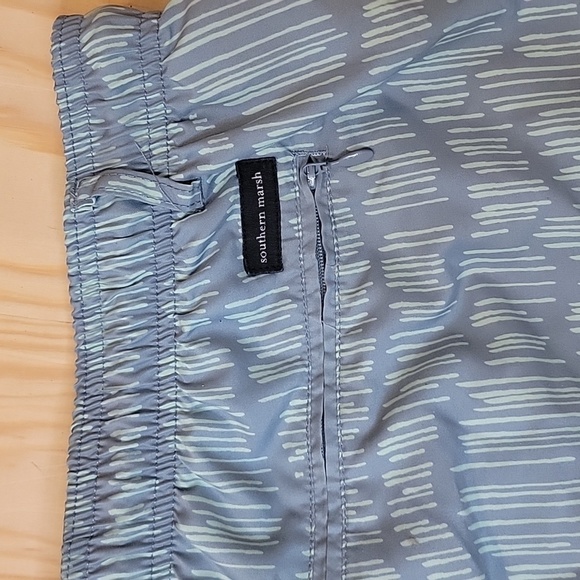 Southern Marsh Dockside Swim Truck Falling Lines 2X - Picture 8 of 9